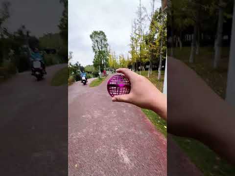 UFO Fly en action : lancer et retour boomerang